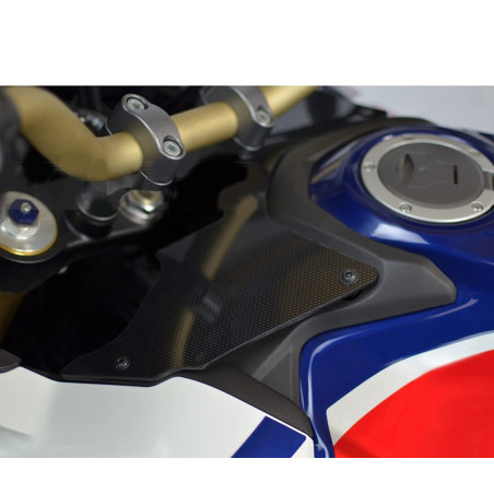   Tank skydd deflektor för HONDA CRF 1000 L AFRICA TWIN  
  Minskar mängden luft från utrymmet mellan bränsletanken och laggar.  Detta minskar störande buller som orsakas av luftturbulens.  