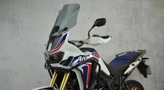 Guía de parabrisas de motocicleta: ¡todo lo que necesitas saber sobre ellos!